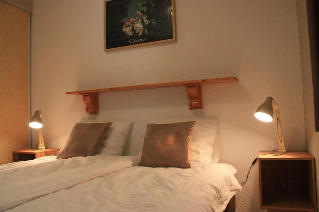 Vrijstaand Chalet In Het Groen Met Ruim Terras En 6 Slaapkamers Oz